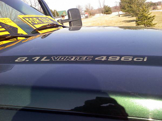 Illustration for article titled For $11,200, This 2002 Chevy Avalanche 2500 Is A Big Block Party